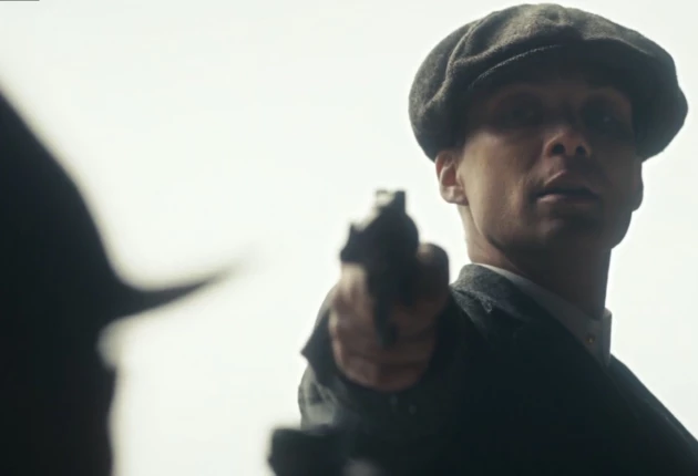 Кадры 1 сезона 3 серии сериала Острые Козырьки