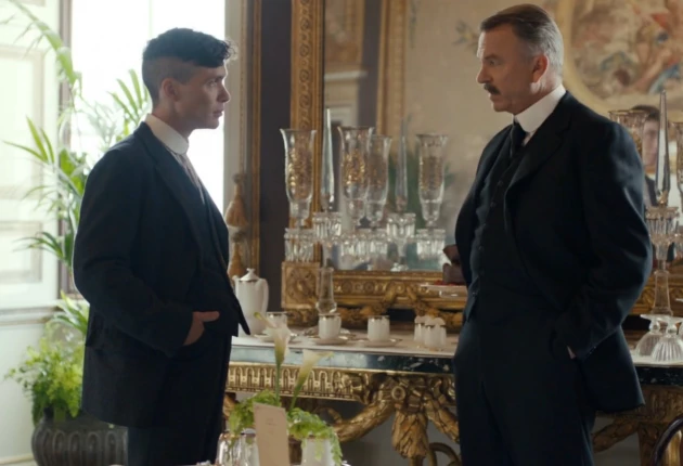 Кадры 1 сезона 2 серии сериала Острые Козырьки