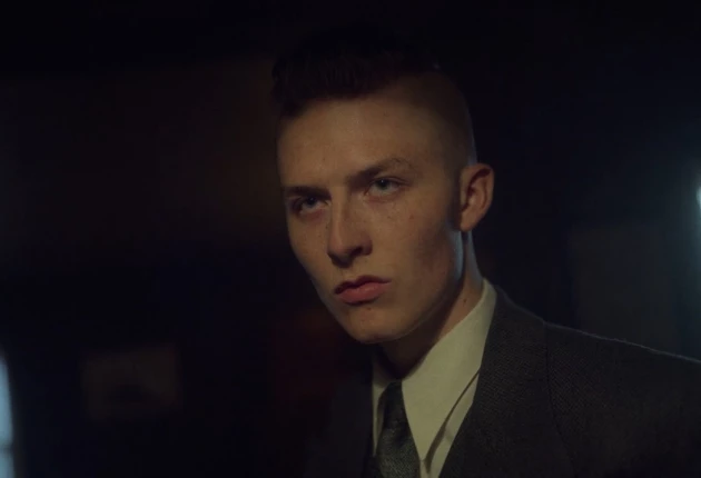 Кадры 6 сезона 5 серии сериала Острые Козырьки